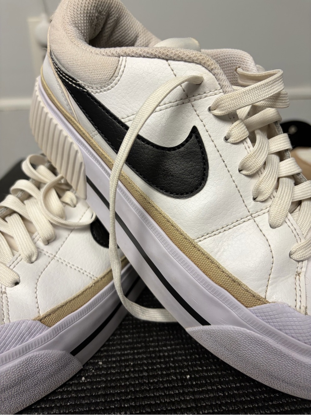 Nike court legacy lift sneaker